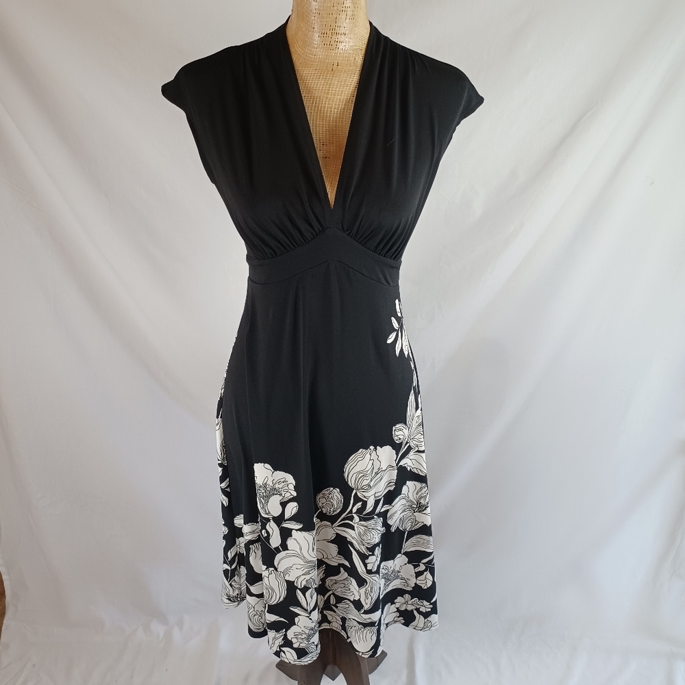 Black And White Floral Dress Size Small